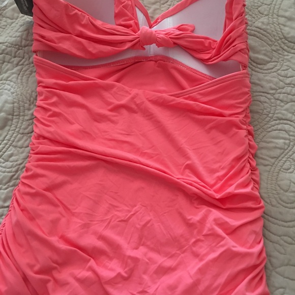 Marc Valvo one piece swim suit, tummy control. - Picture 3 of 3